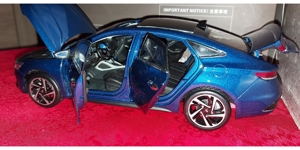1:18 Hyundai Lafesta Limo blau metallic ovp neu Bild 19