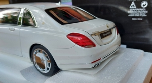 1:18 Mercedes-Maybach S 600 Pullman White mit Ovp neu Bild 10