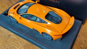 1:18 VAV Jaguar Concept C-X75 Orange auf Ledersockel BBR MR Ovp Bild 14