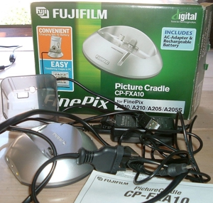 Fuji FinePix CP-FXA10 Netzteil und USB-Ladestation für A310/A210/A205/A205S Bild 4