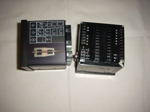 Biete 4 Kompakte Mikroprozessorregler "JUMO" dtron 04  16 je.95,00EUR. Bild 8