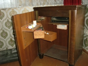 Antike Nähmaschine aus den "50ern" Bild 3