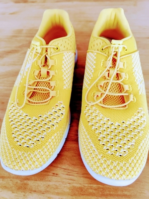 Sneaker gelb Gr. 44 - neu - umständehalber zu verkaufen!!! Bild 1