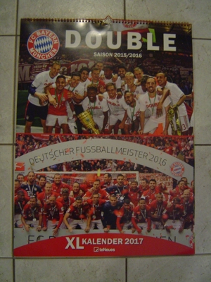 FC Bayern München Fan Paket: XL Kalender 2017 + DFB Ball / Tasche + 2 Fan Fahnen Bild 1