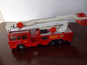 Matchbox Drehleiter Feuerwehr Bild 1