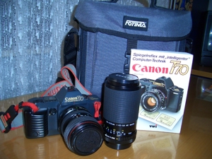 Canon T70 Spiegelreflexkamera mit Blitzgerät Canon Speedlite 277T Bild 1