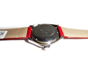 Rote Armbanduhr von BWC Bild 5