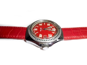 Rote Armbanduhr von BWC Bild 3