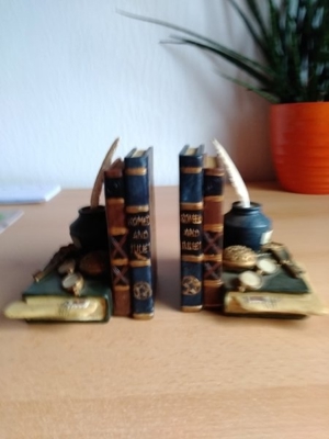 Bücherstütze Bild 2