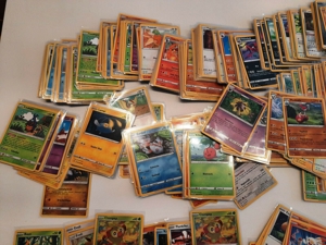 Pokemon Karten Cards Sammlung Konvolut 2021 in Sleeves ca. 550 Stück Bild 2