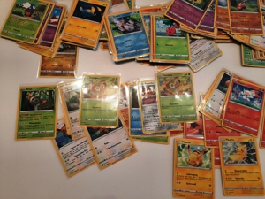 Pokemon Karten Cards Sammlung Konvolut 2021 in Sleeves ca. 550 Stück Bild 5