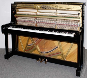 Klavier Yamaha U100, 121 cm, schwarz poliert, Nr. 5546764, 5 Jahre Garantie Bild 6