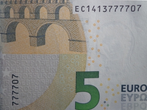 5 Euro Schein mit super Serien-Nr., bankfrisch, neueste Serie, Ch. Lagarde Bild 3