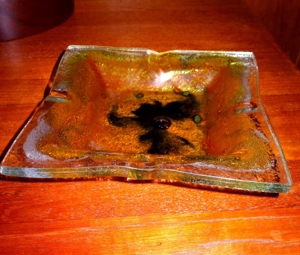 Designobjekt: psychedelisch-grüner Eisglas / Bubbles-Aschenbecher Bild 3