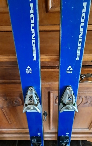 1 Paar alte Skier Fischer Salomon zum Benutzen oder als Dekoration Bild 3