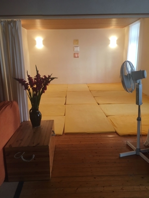 Großer heller Raum für Yoga-Therapie-Meditation-Körperarbeit-Gruppen Raum :nur Wochenende frei Bild 2