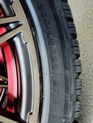 1 Satz Winter Kompletträder 8,5Jx20 ET45 NEU!! Bild 5