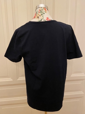 Dunkelblaues Shirt mit Print von Kintaro Bild 3