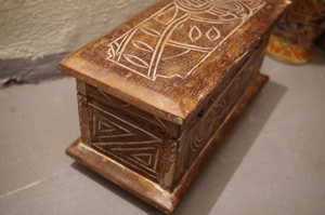 Holz Schatulle Box geschnitzt Kornblume Schlange Handarbeit Antik Bild 5