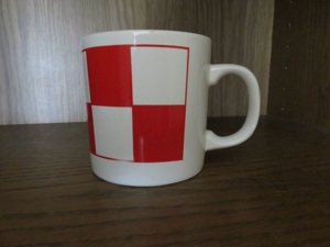 Tasse mit rot weißen Karo Bild 3