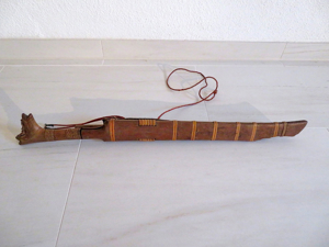 Altes seltenes Jagdmesser (Schwert) in Holzscheide aus Indonesien (Borneo), Original. Bild 3