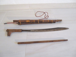 Altes seltenes Jagdmesser (Schwert) in Holzscheide aus Indonesien (Borneo), Original. Bild 7