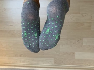meine sexy duften durchgeschwitzten grauen Socken