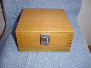 Holzkiste mit Deckel & Schloss - Holzbox ca.18 x18x 8,5 cm
