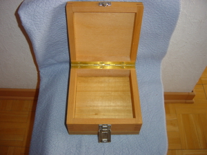 Holzkiste mit Deckel & Schloss - Holzbox ca.18 x18x 8,5 cm Bild 4