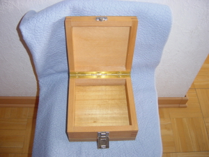 Holzkiste mit Deckel & Schloss - Holzbox ca.18 x18x 8,5 cm Bild 9