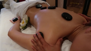 Hot & Coold Stone Massage, Wellness, Massage, Relex Bild 4