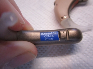 Zwei Hörgeräte von HANSATON CEMIA POWER Bild 12