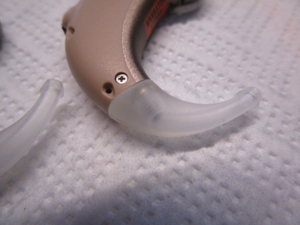 Zwei Hörgeräte von HANSATON CEMIA POWER Bild 13