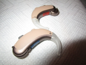 Zwei Hörgeräte von HANSATON CEMIA POWER Bild 9