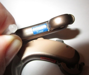 Zwei Hörgeräte von HANSATON CEMIA POWER Bild 4