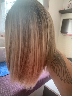 Perücke blond mit Ansatz