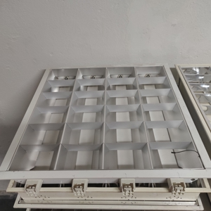 30 x Einbau Rasterleuchten gebraucht Bild 3