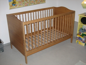 IKEA DIKTAD Babybett Kinderbett Gitterbett 70 * 140 cm Bild 1