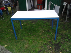 Holztisch Bild 2