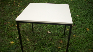Holztisch Bild 5