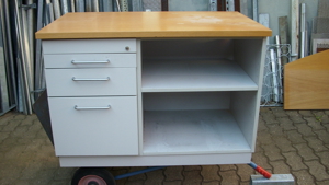 Holztisch Bild 10