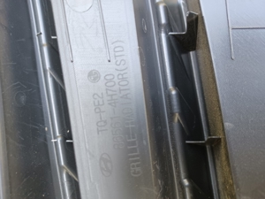 Kühlergrill Hyndai Starex H1 Neu schwarz Bild 3