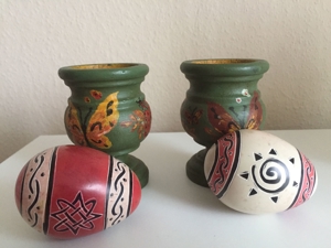 Alte Oster- Stopf-Eier im Holzeierbecher handbemalt Bild 4