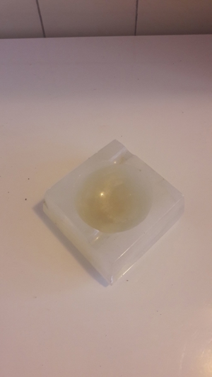 Heller Marmor Aschenbescher