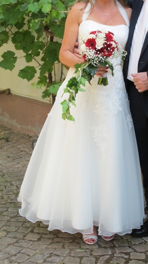 Schönes Brautkleid Gr. 38/40 in Ivory angenehm zu tragen Bild 10