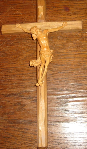 handgeschnitzes Kreuz Bild 4