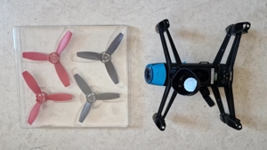 Viele Ersatzteile für Drohnen aus Familie Parrot Bild 16