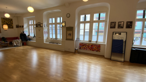 Raum für Reha-Sport, Gruppentherapie, Yoga, Pilates & Workshops Bild 7