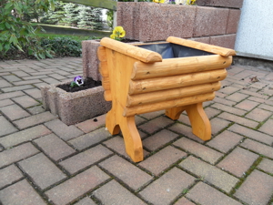 Minihochbeet,Rustikaler Pflanzkübel, Unikat, Holz aus nachhaltigen Anbau Bild 5