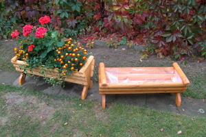 Minihochbeet,Rustikaler Pflanzkübel, Unikat, Holz aus nachhaltigen Anbau Bild 4